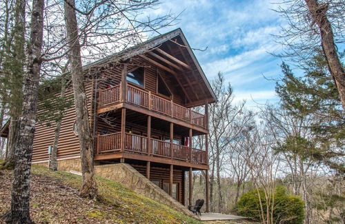 Sevierville Cabin | Moonside Retreat