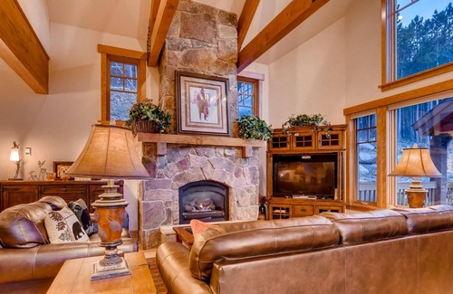 Breckenridge Heights House | Moonstone Lodge: Beautiful Home w/ Great Views, Hot Tub & Arcade, Near Town