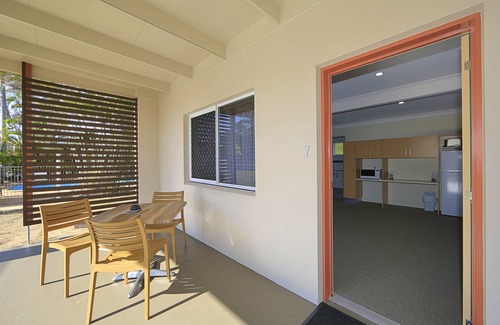 Moore Park Beach Hotel | Moore Park Beach Motel