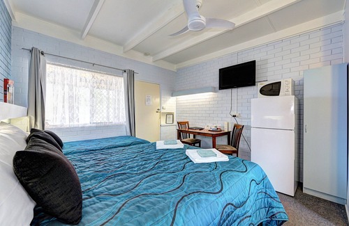 Moore Park Beach Hotel | Moore Park Beach Motel