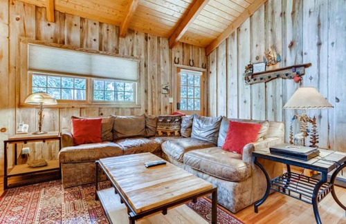 Weisshorn House | Moose Hut Cabin Dog Friendly Shared Hot Tub