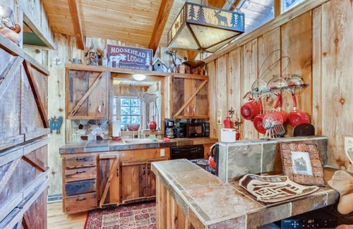 Weisshorn House | Moose Hut Cabin Dog Friendly Shared Hot Tub