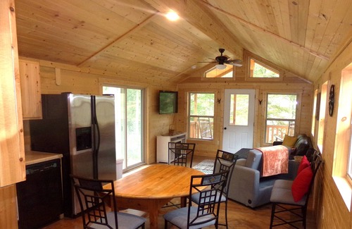 Nelsonville Cabin | Moose Tracks Cabin with Hot Tub on screened in porch!