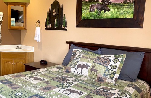 Rangely Cabin | Moosehead Lodge & Cabins