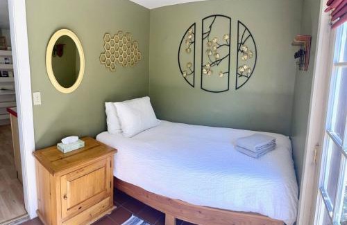 Moab House | Moosewood Cottage - Hot Tub, Downtown, Dog Friendly