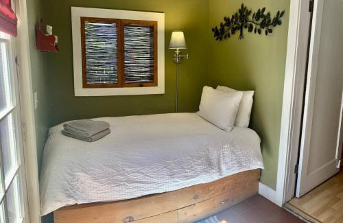 Moab House | Moosewood Cottage - Hot Tub, Downtown, Dog Friendly