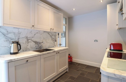 Talsarnau House | MOR EDRIN, pet friendly, character holiday cottage in Harlech