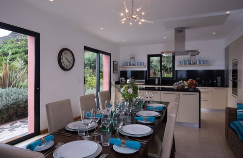 Arco da Calheta Villa | Moradia de Luxo com 3 Quartos, piscina e vista mar