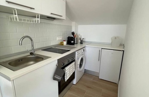 Godella Apartment | More then a bright studio