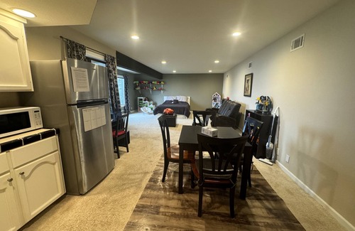 Morgan Hill Apartment | Morgan Hill Gem: Spacious 2-BR with stunning view, family and pet friendly.