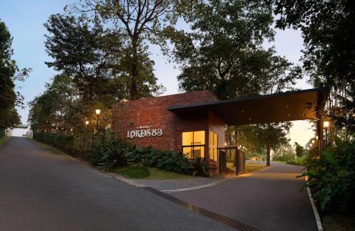 Krishnagiri Hotel | Morickap Lord's 83, Trademark Collection by Wyndham