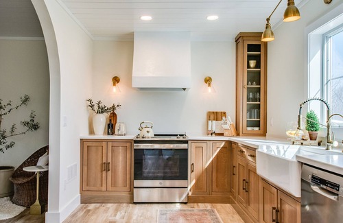 Valois House | Morning Dove farmhouse on Seneca lake wine trail