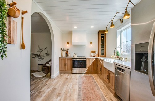 Valois House | Morning Dove farmhouse on Seneca lake wine trail