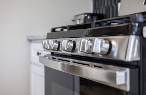 Airport Township House | Morrow Getaway - Large & Comfy