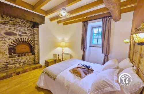 Saint-Christophe-du-Luat House | Mortin