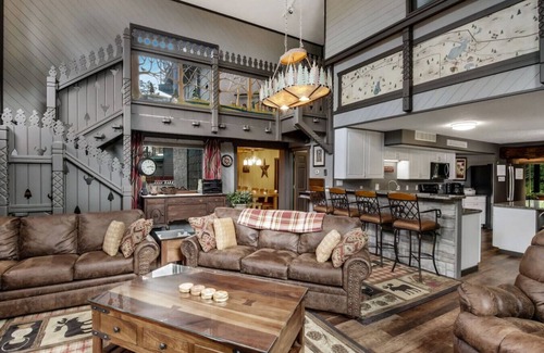 Cable Cabin | Mosbaek Lake Lodge by PMH