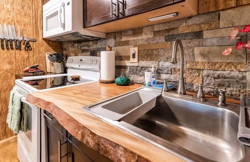 Greentown Cabin | Moss Hollow Cabin in Poconos