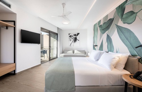 Agii Apostoli Hotel | MOSSA WELL BEING HOTEL WITH HEATED POOL