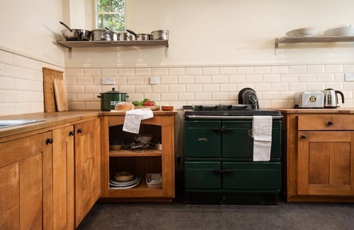 Biggar House | MOSSFENNAN HOUSE, Broughton - sleeps 8 with vast gardens, Wi-Fi and open fire