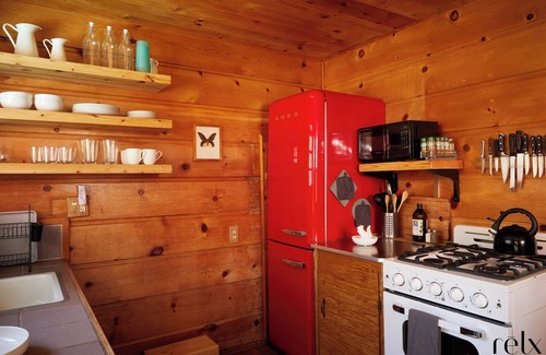 The Village Cottage | Most Romantic Cabin in Big Bear ! Dogs, Hot Tub!