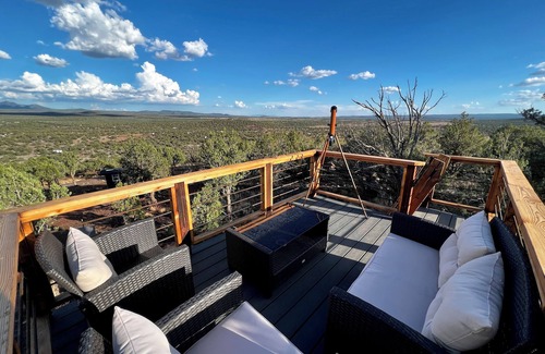 Ash Fork RV Rental | MOST UNIQUE 1-bedroom Dome in Williams with WiFi access