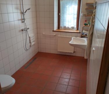 Halbenrain House | Mosti`s Häuschen am See