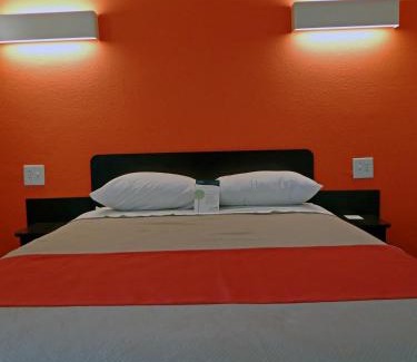 Downtown Baltimore Hotel | Motel 6 Baltimore MD