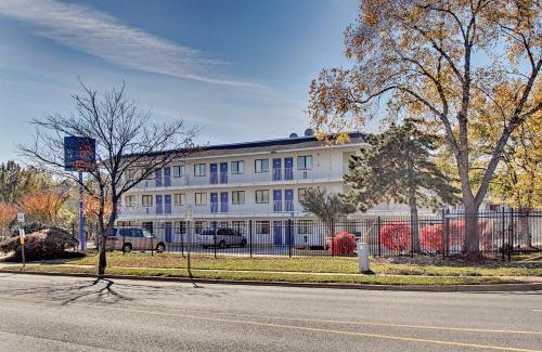 Capitol Heights Hotel | Motel 6 Capitol Heights, MD - Washington