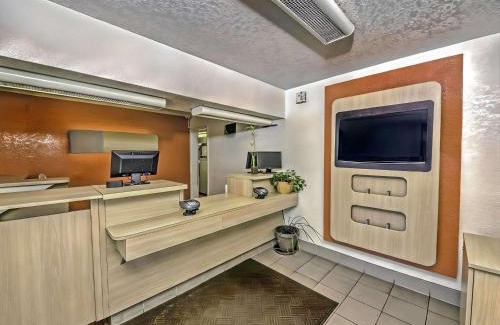 West Colorado Springs Hotel | Motel 6 Colorado Springs, CO – South/Metro Area