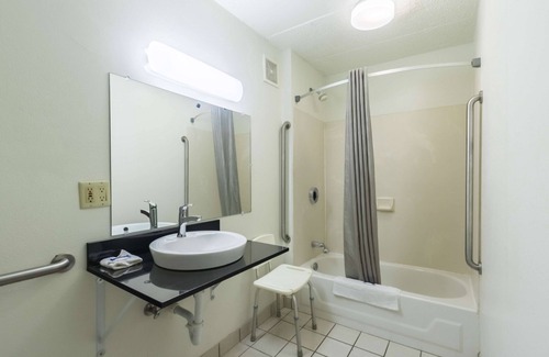 Crawfordsville Hotel | Motel 6 Crawfordsville, IN