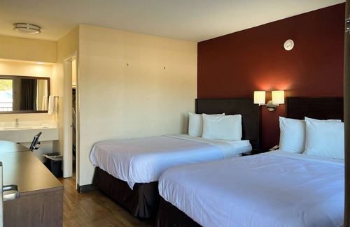 Hattiesburg Hotel | Motel 6 Hattiesburg, MS