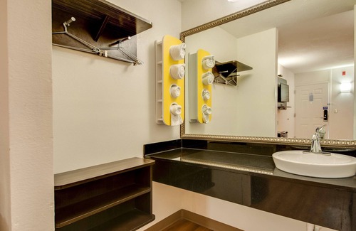 Jennings Hotel | Motel 6 Jennings, LA