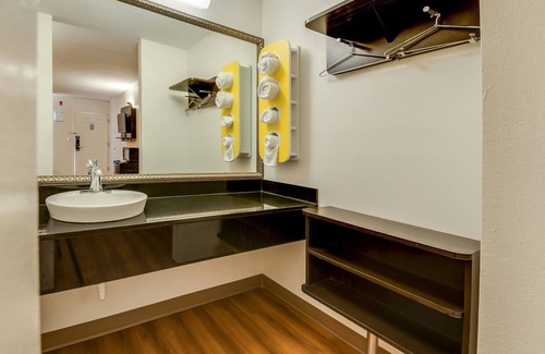 Jennings Hotel | Motel 6 Jennings, LA