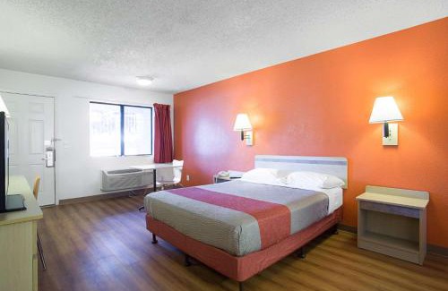 Kingman Hotel | Motel 6-Kingman, AZ - Route 66 West