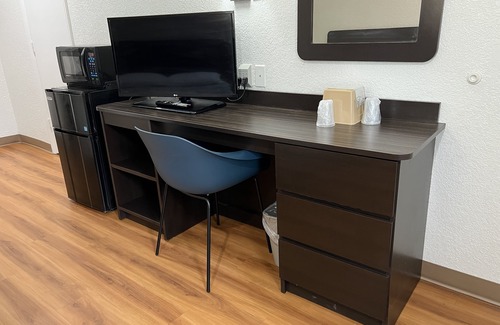 Longview Hotel | Motel 6 Longview, TX