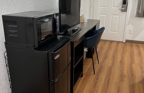 Longview Hotel | Motel 6 Longview, TX