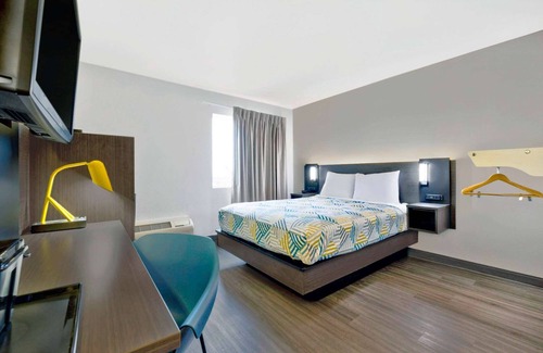 Marble Falls Hotel | Motel 6 Marble Falls, TX