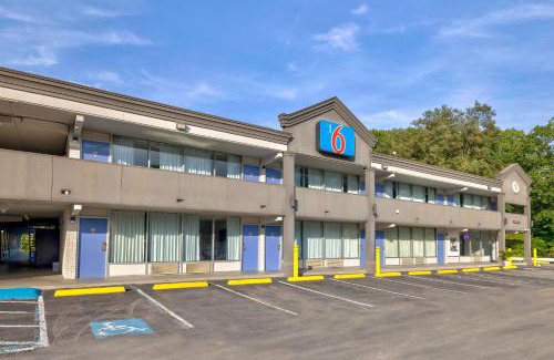 Star City Hotel | Motel 6 Morgantown