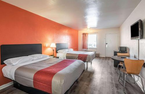 Portsmouth Hotel | Motel 6-Portsmouth, VA
