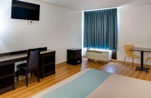 Richmond Hotel | Motel 6-Richmond, IN