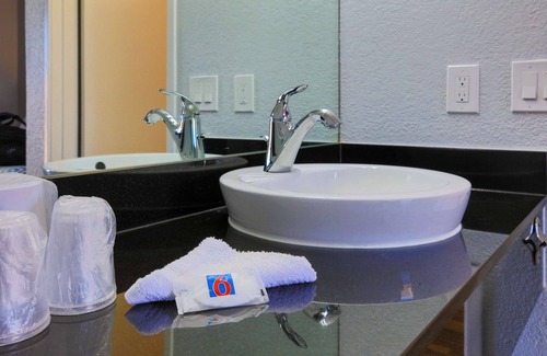 Sacramento Hotel | Motel 6 Sacramento, CA - North