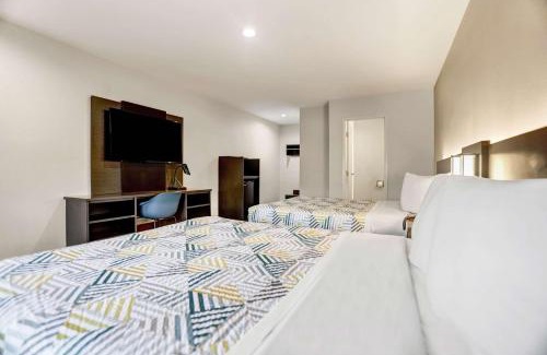 Harborview Hotel | Motel 6 San Diego, CA Airport Harbor