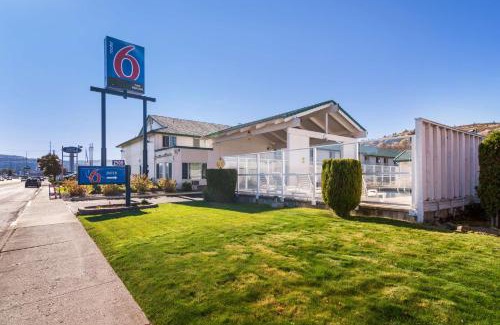 The Dalles Hotel | Motel 6-The Dalles, OR