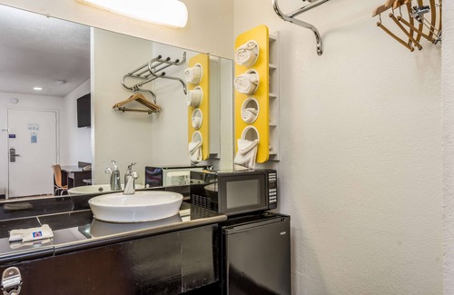 Westley Hotel | Motel 6 Westley, CA