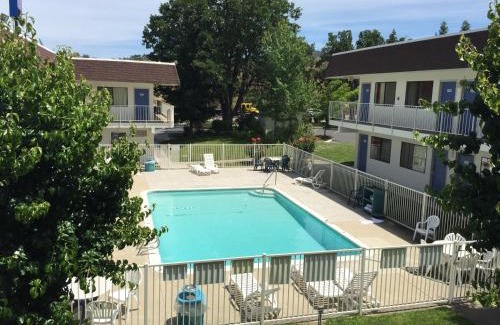 Yreka Hotel | Motel 6-Yreka, CA