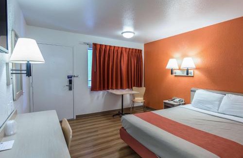 Yreka Hotel | Motel 6-Yreka, CA
