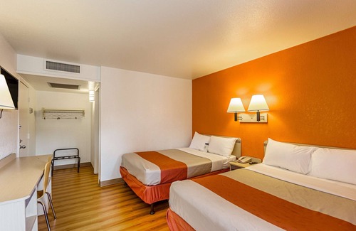 Yreka Hotel | Motel 6 Yreka, CA