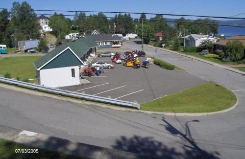 Cabano Hotel | Motel Royal