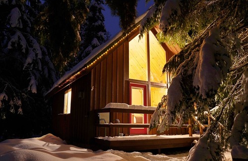 Trout Lake Cabin | Mount Adams Cozy Cabin Retreat