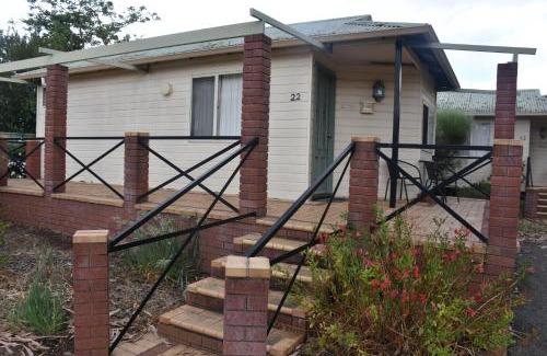 Mount Barker Hotel | Mount Barker Valley Views Motel & Chalets, Western Australia